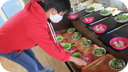 配膳・片付けも自分で